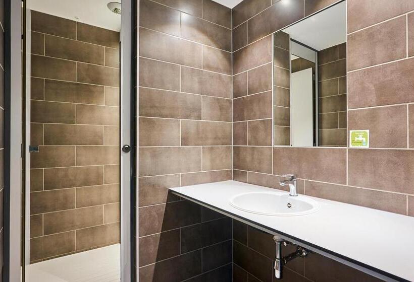 Generation Europe Youth Hostel