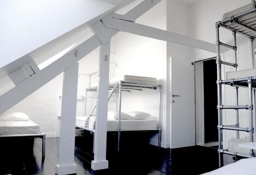Hostel 47