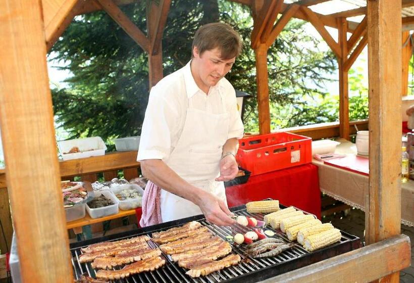 ホテル Gasthof Käferhube