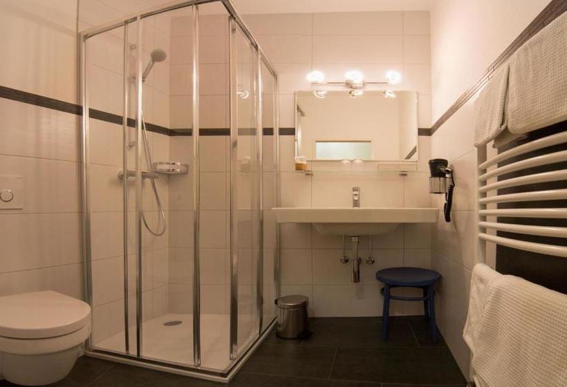 ホテル Gasthof Zur Traube