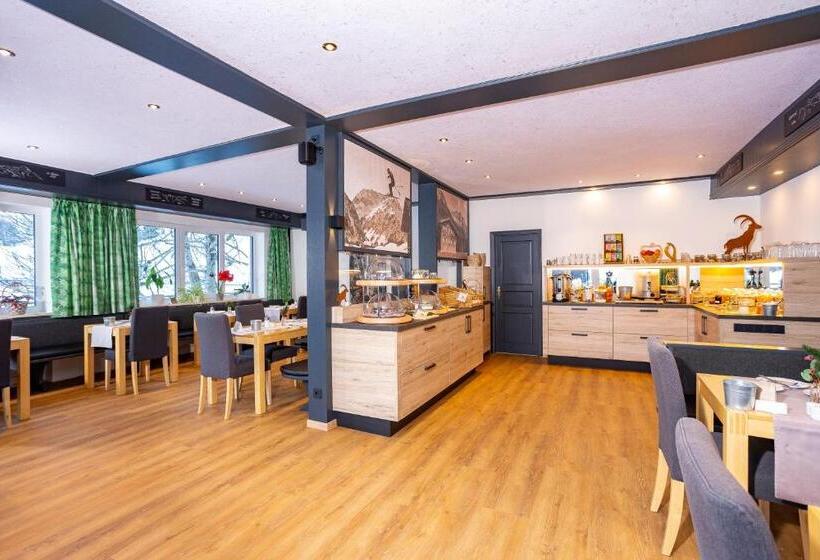 هتل Haus Garni Luggi Leitner