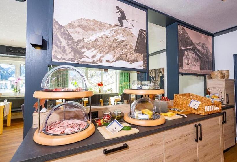 هتل Haus Garni Luggi Leitner