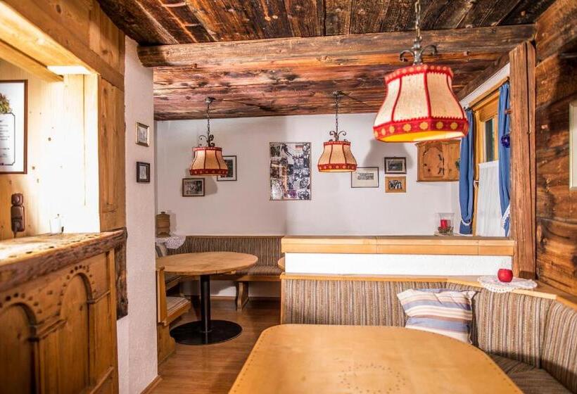 هتل Haus Garni Luggi Leitner