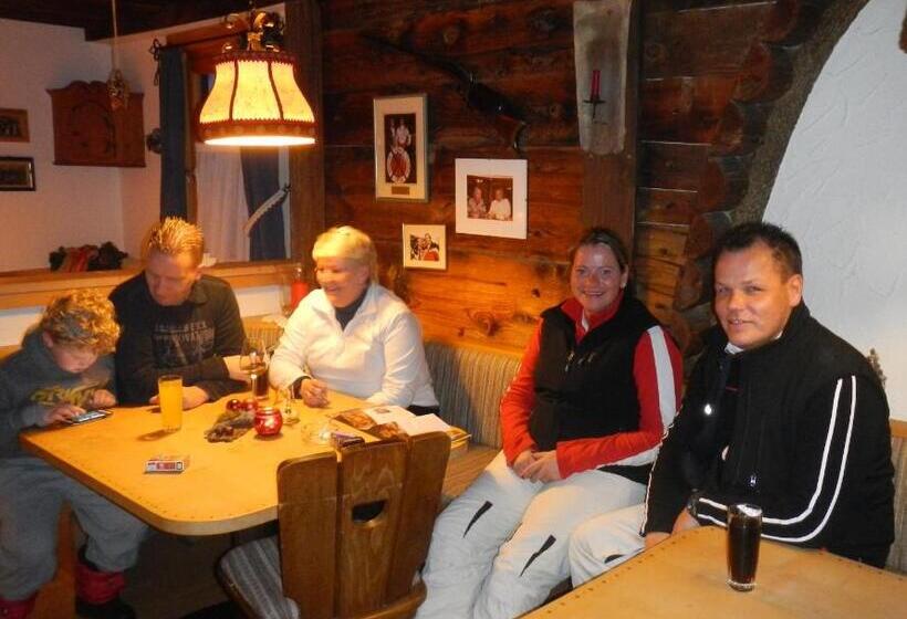 هتل Haus Garni Luggi Leitner