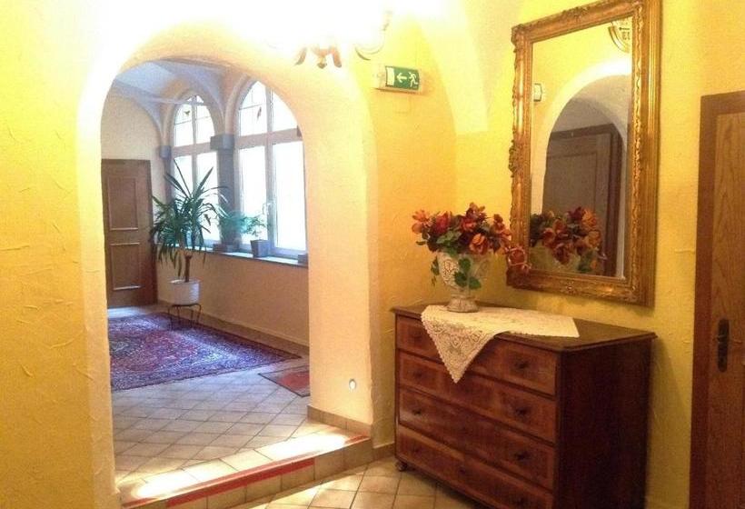 هتل Pension Frenzl   Kaiser Von österreich