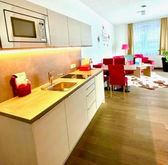 تختخواب و صبحانه Aparthotel Bergtraum