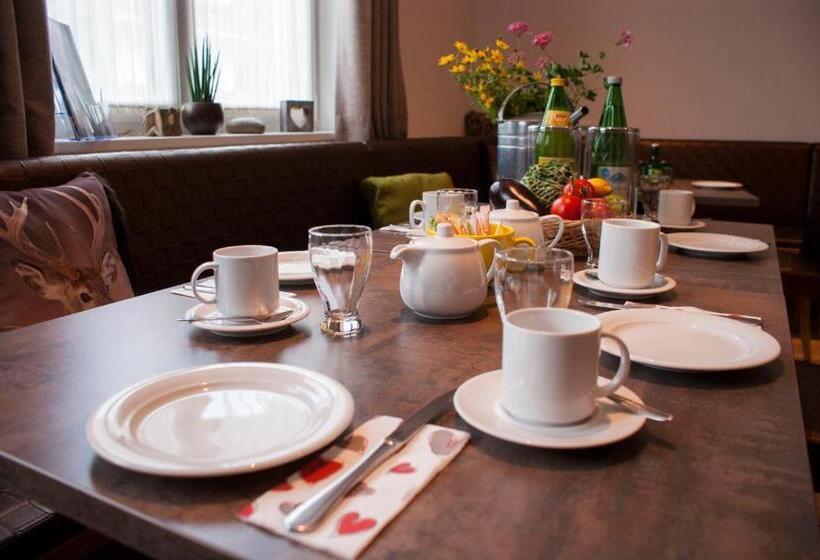 تختخواب و صبحانه Aparthotel Bergtraum