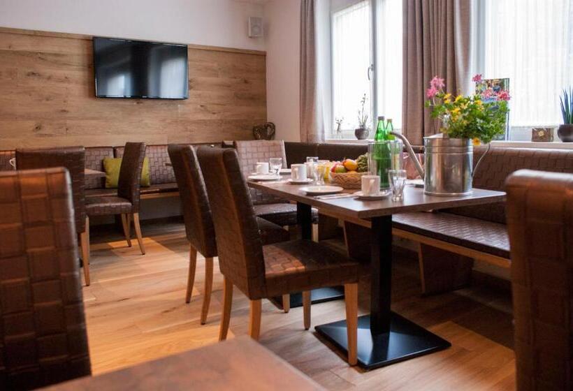 تختخواب و صبحانه Aparthotel Bergtraum