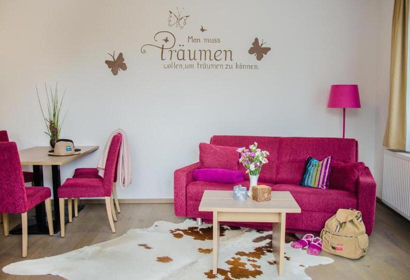 تختخواب و صبحانه Aparthotel Bergtraum
