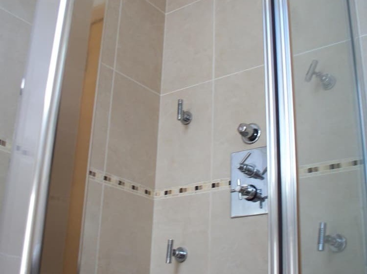 تختخواب و صبحانه Blackberry Lodge Accommodation