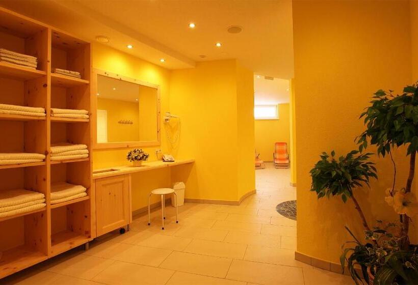 Berghotel Rasis