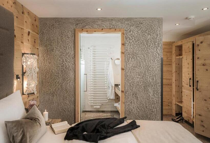 Отель Bergkristall Zillertal   Adults Only 16 Years Plus
