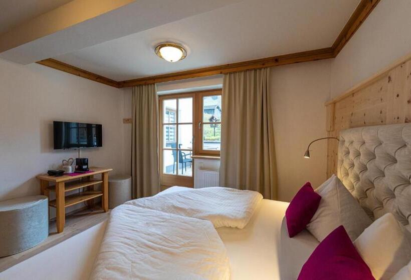 ホテル Und Alpen Apartments Mit Sauna   Bürglhöh