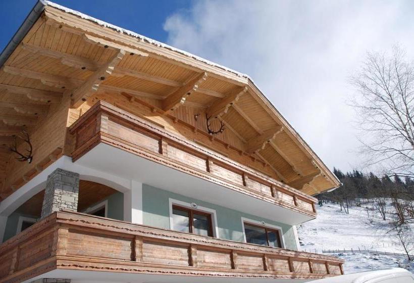 هتل Chalet Ferienhaus Hubertus
