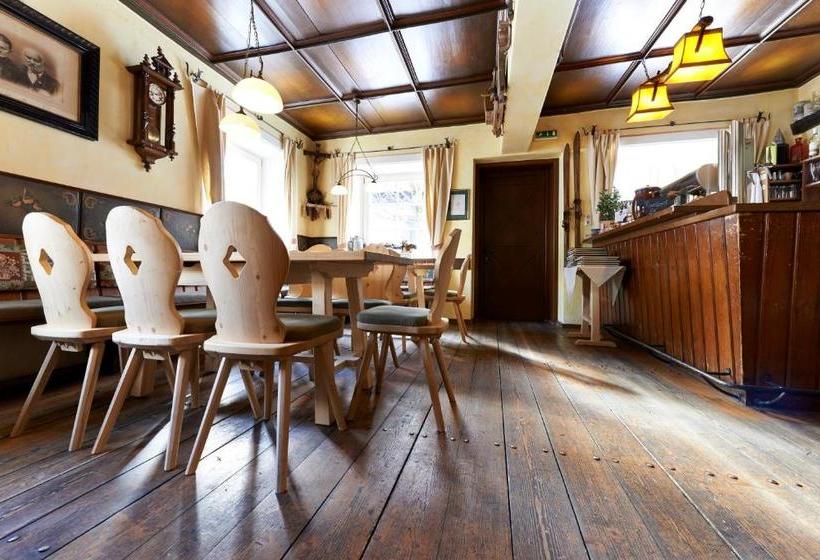 Отель Chen Döllacher Dorfwirtshaus
