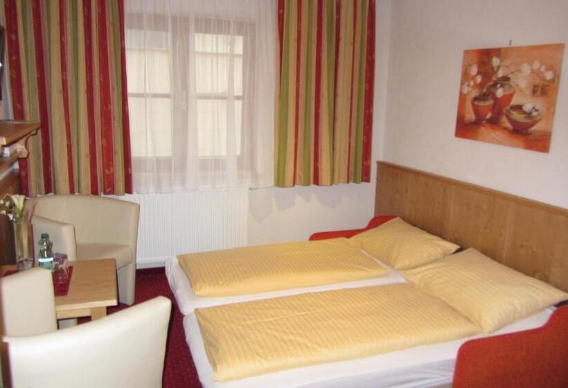 هتل Garni Landhaus Trenkenbach