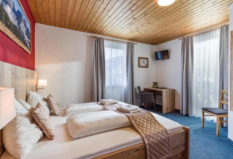 هتل Haus Tirol
