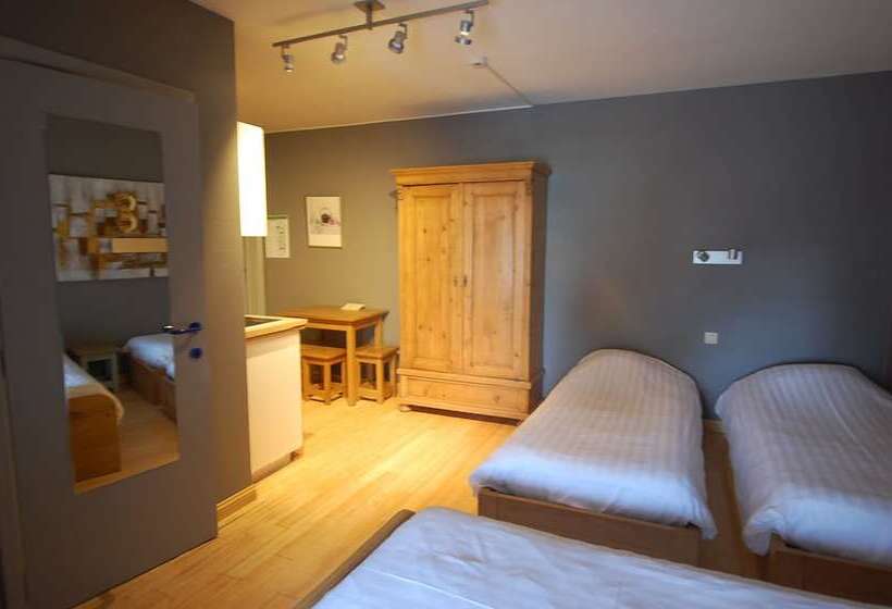 ホテル Piano 2   Mont St Guibert   Louvain La Neuve