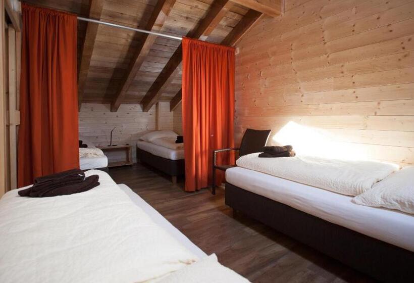 Rutsche Hostel