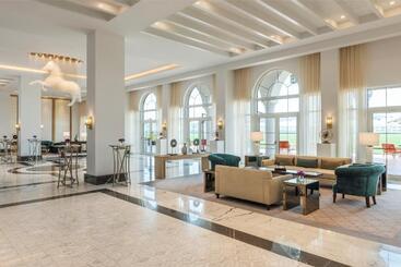 هتل Al Habtoor Polo Resort