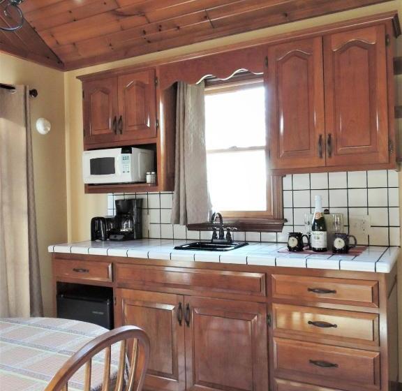호텔 Donna's Premier Lodging