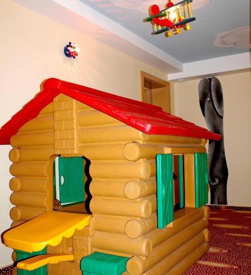 فندق Kristall