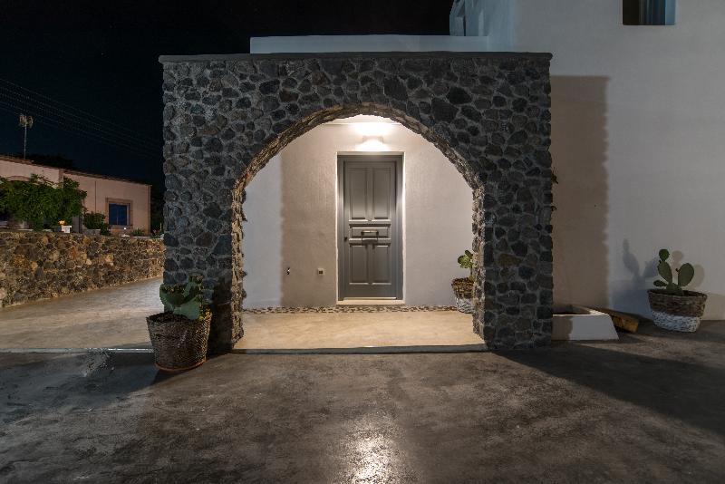 هتل Lagadi Suites By K&k
