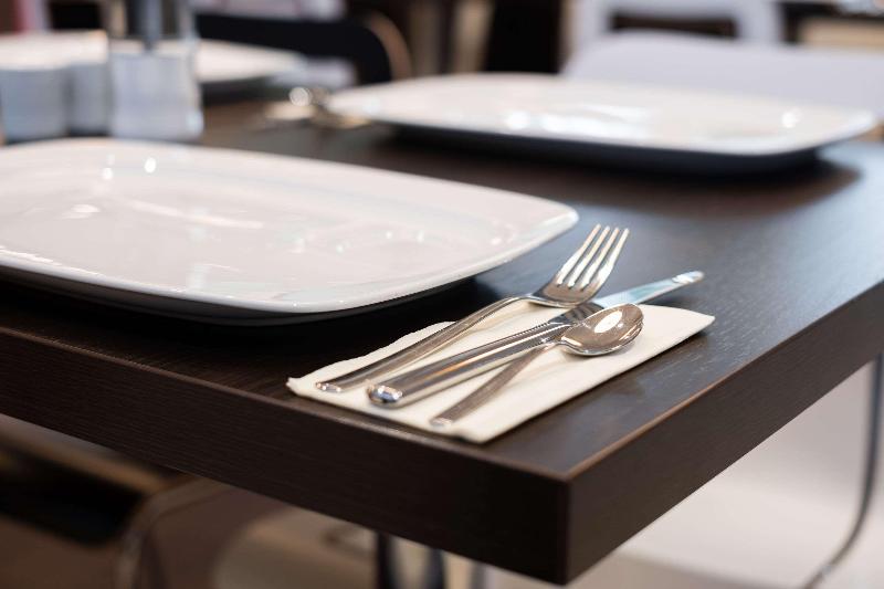 هتل Premier Inn Hannover City University