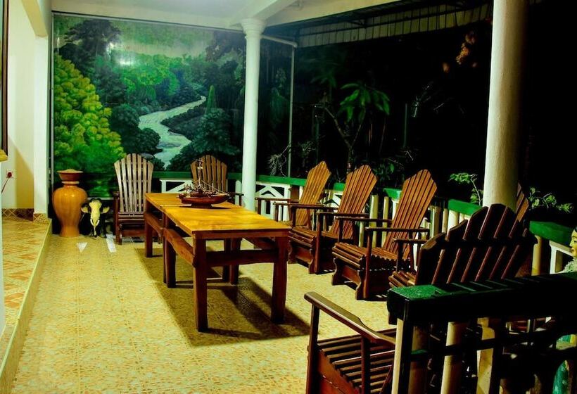 فندق Rainforest Lodge