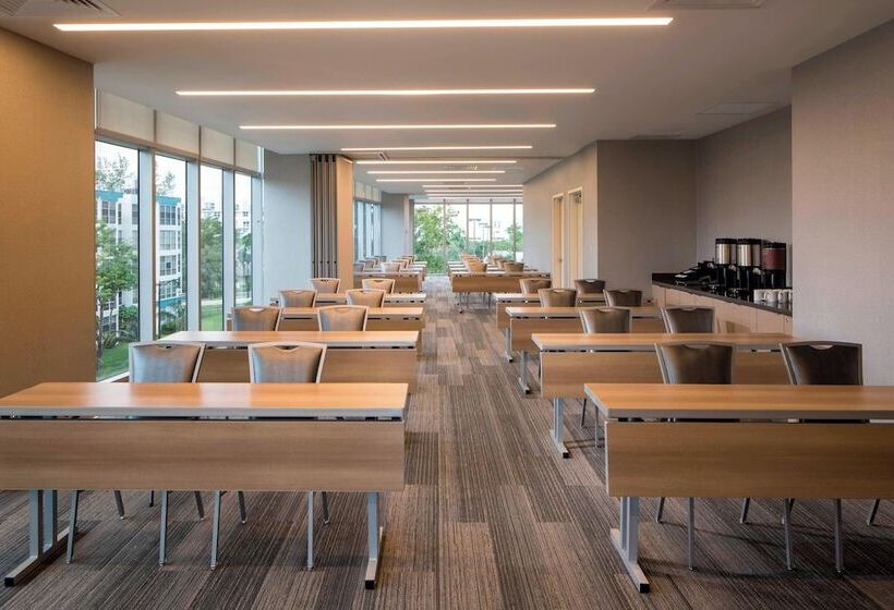 Fotos del hotel Residence Inn Miami Sunny Isles Beach:  2