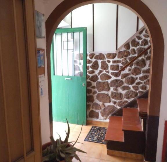 پانسیون Casa De Huespedes La Peña