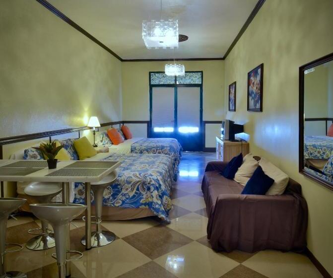 Pista Q Hostel And Apartments