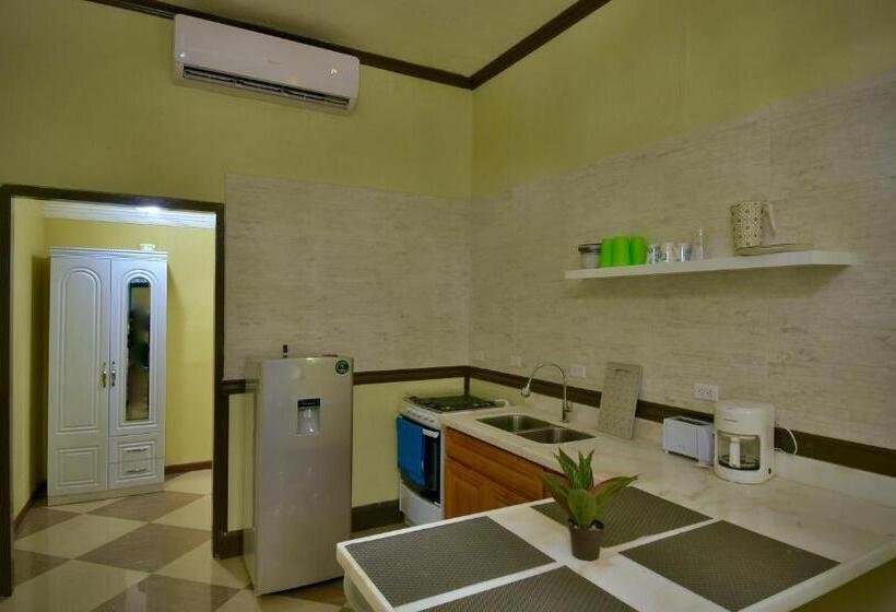 Pista Q Hostel And Apartments