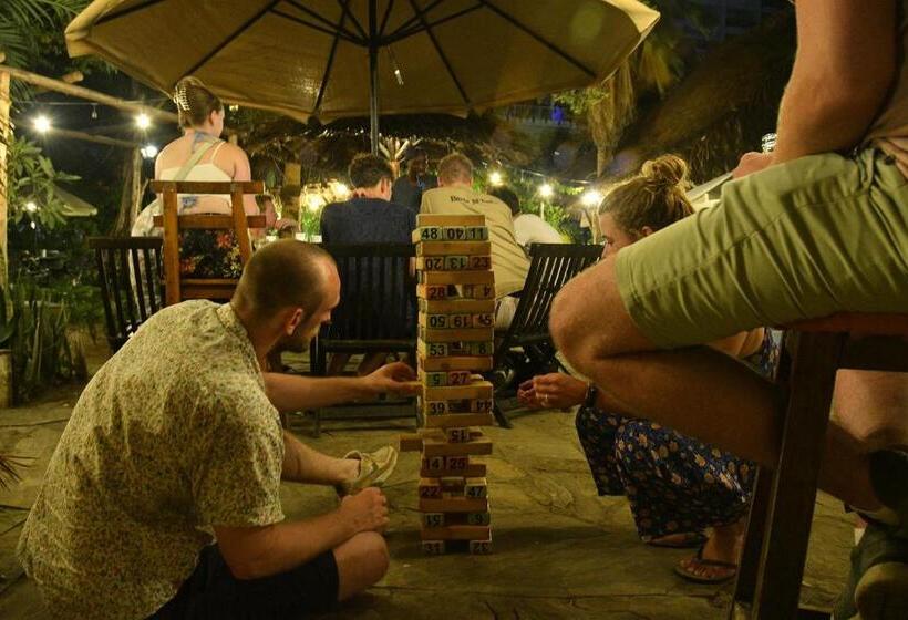 هاستل Tulia House Backpackers