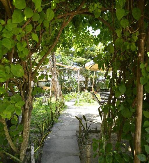 هاستل Tulia House Backpackers