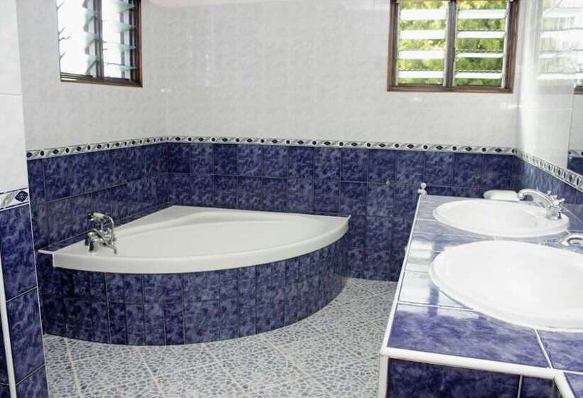 هاستل Tulia House Backpackers