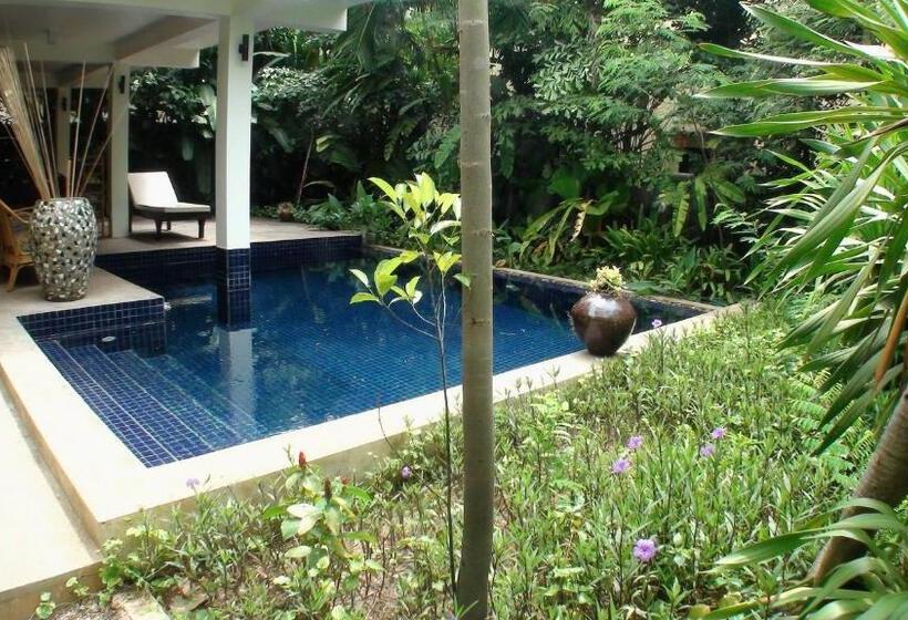 تختخواب و صبحانه Enkosa 4 Bedroom Wooden Luxury House