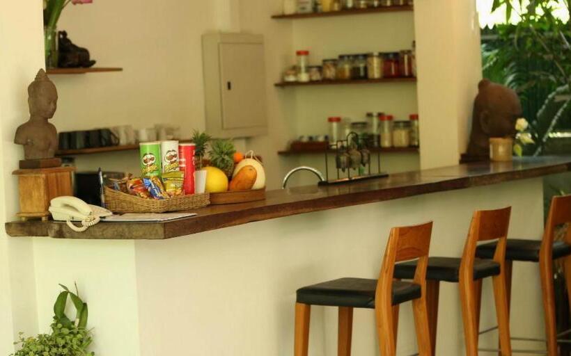 تختخواب و صبحانه Enkosa 4 Bedroom Wooden Luxury House