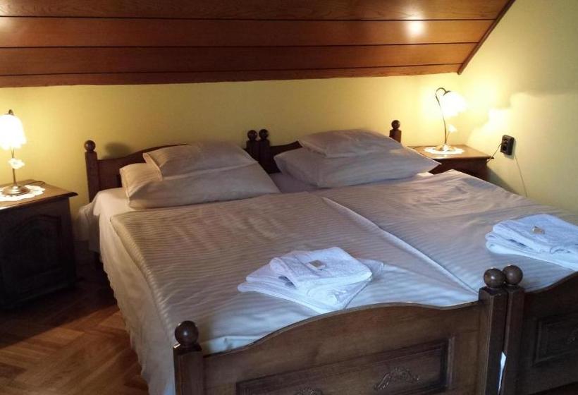 مبيت وإفطار Kocsis Panzió és étterem