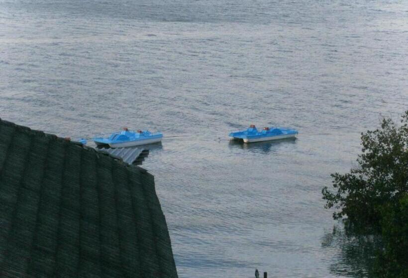 تختخواب و صبحانه Tudor Water Sports
