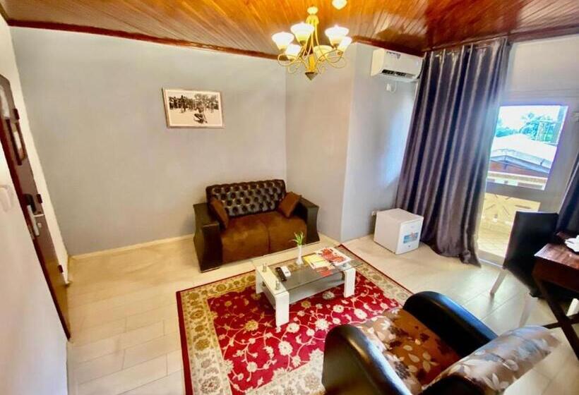 Fini Hotel Bobende