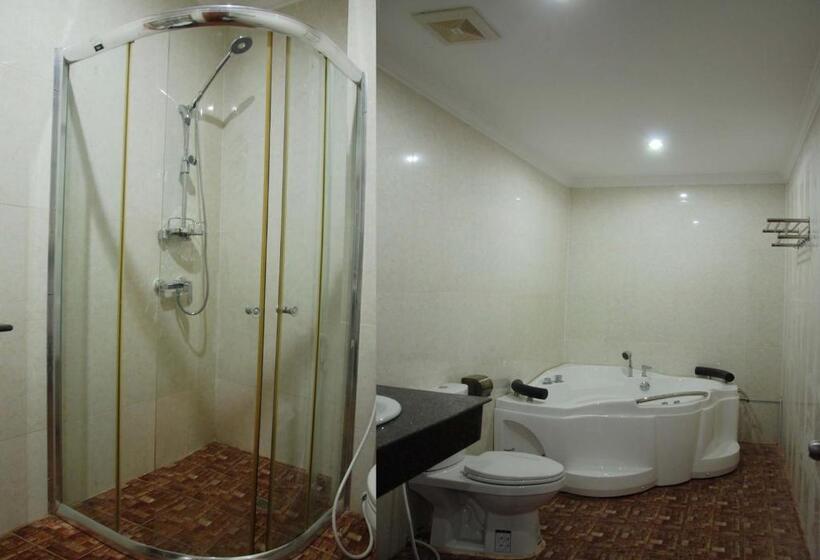 فندق Emerald Bb Battambang