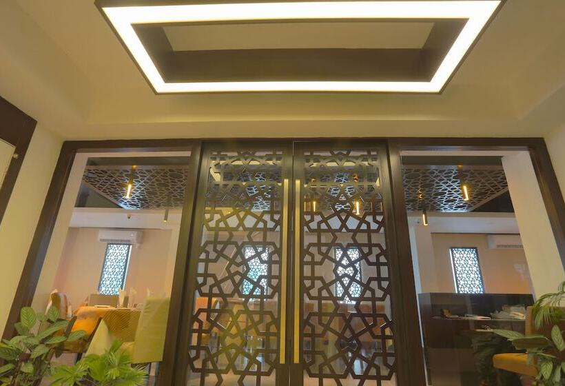 هتل Holy Gate