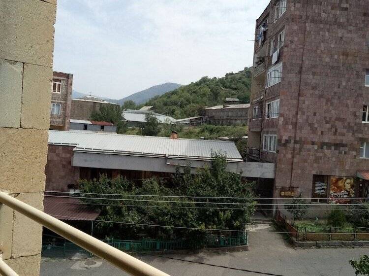 هتل Sanahin Bridge