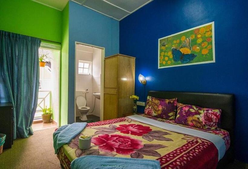 تختخواب و صبحانه Rose Haven Hotel No63b
