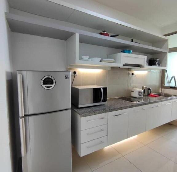 هتل Shaftsbury Residence Cyberjaya With Free Parking & Netflix