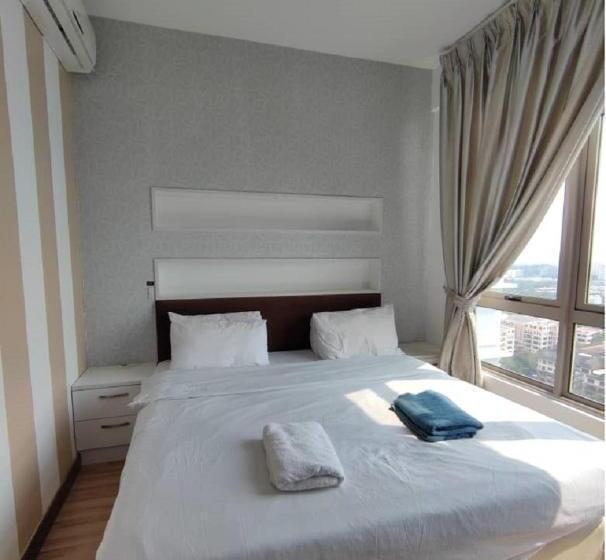 هتل Shaftsbury Residence Cyberjaya With Free Parking & Netflix