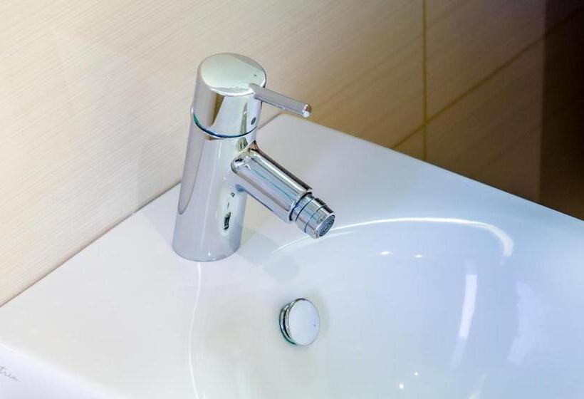 تختخواب و صبحانه Anabelle Bed And Budapest