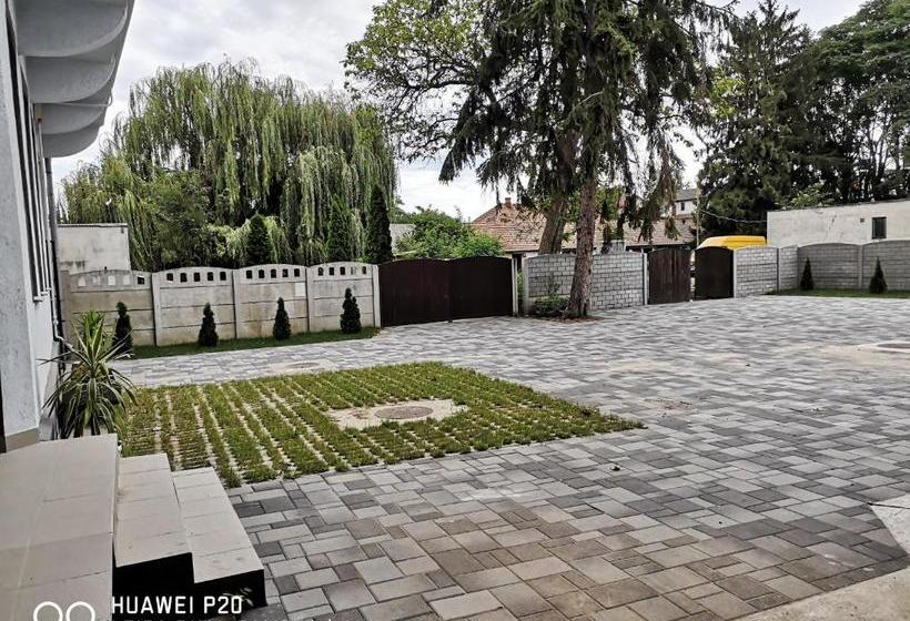 مبيت وإفطار Kakukk Panzió