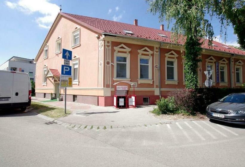 تختخواب و صبحانه Fehér Hajó Panzió és Vendéglő